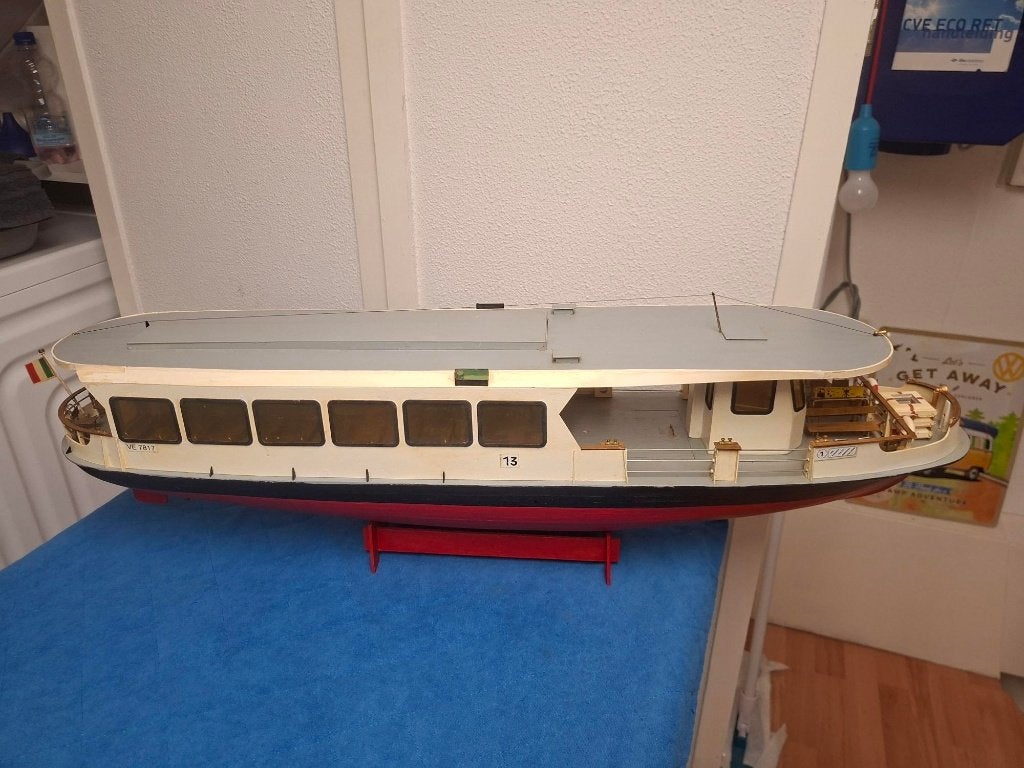 Veerpontje Vaporetto  model van houtbouw, Ophalen, Nieuw