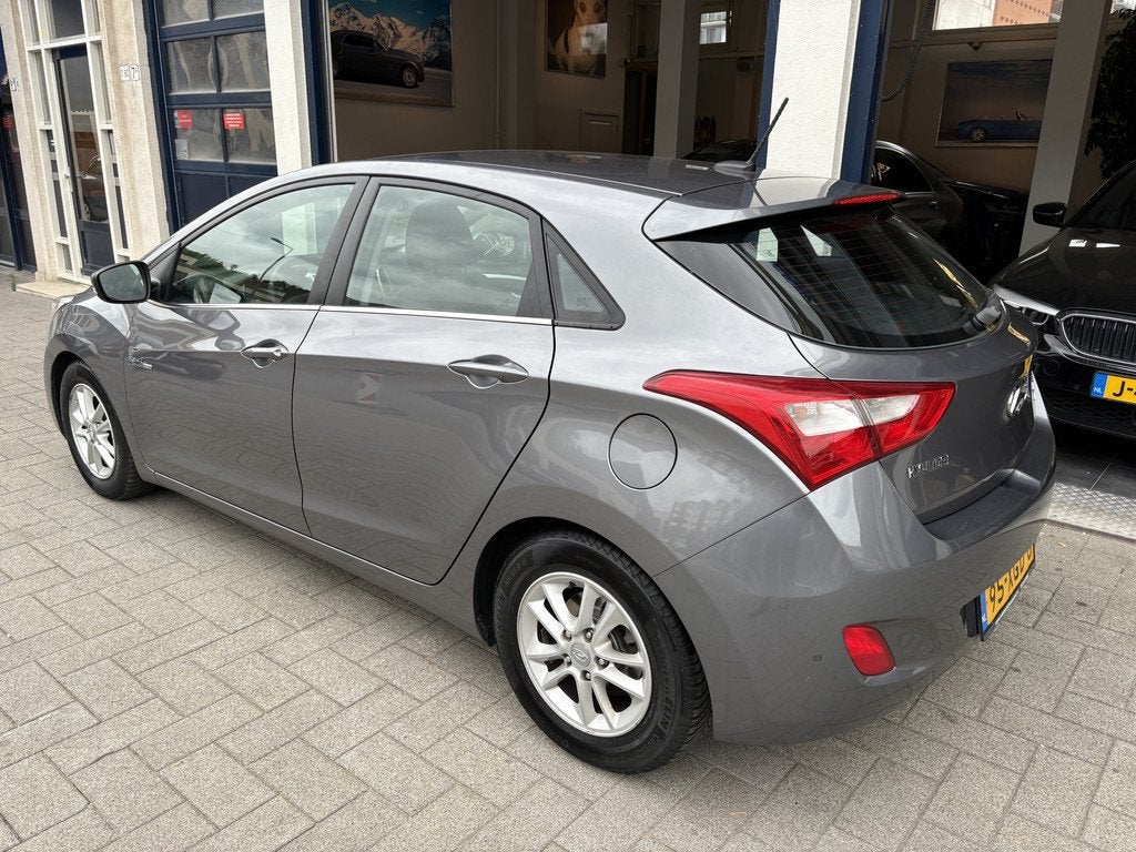 Hyundai i30 1.6 GDI Business Edition NAVI/CLIMA/CAMERA/TOPST, Auto's, Hyundai, Voorwielaandrijving, Euro 5, 135 pk, Gebruikt