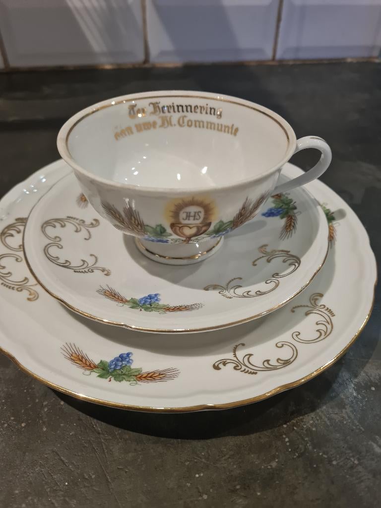 Vintage petit dejeuner communie setje, Ophalen of Verzenden, Zo goed als nieuw, Overige typen, Christendom | Katholiek