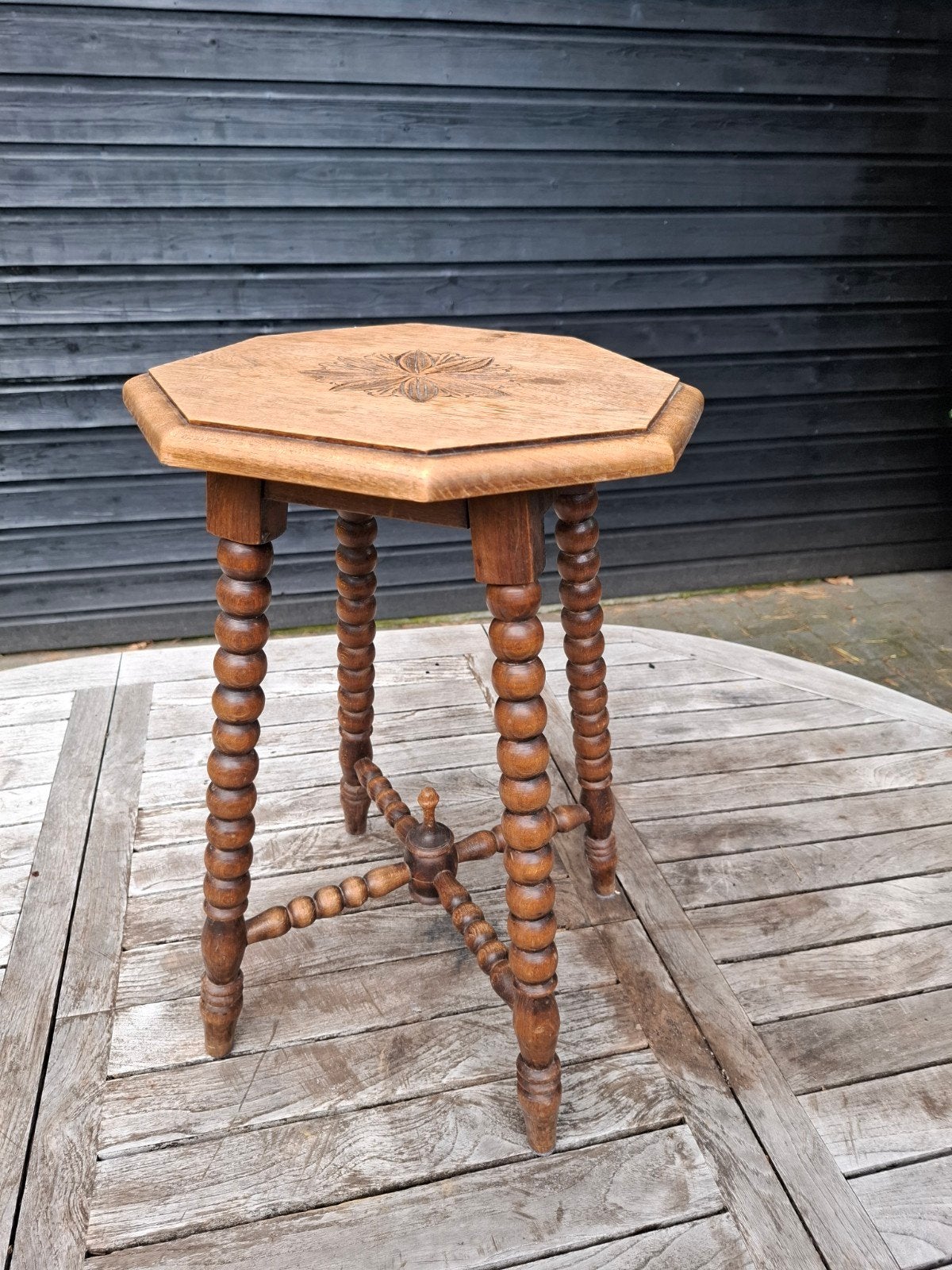 Vintage eikenhouten bijzettafeltje, Huis en Inrichting, Minder dan 55 cm, Gebruikt, Vintage, Overige vormen