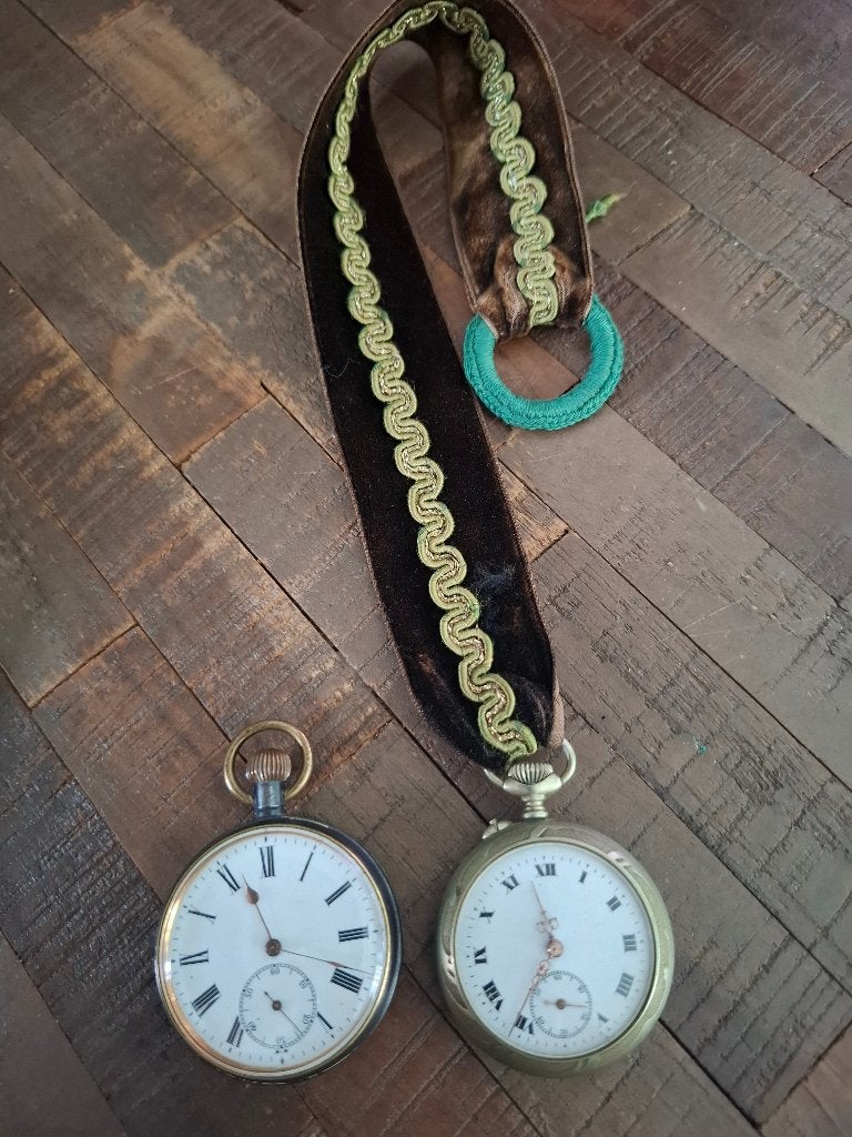 Twee antieke zakhorloges, Overige merken, Overige materialen, Zakhorloge, 1900 tot 1930