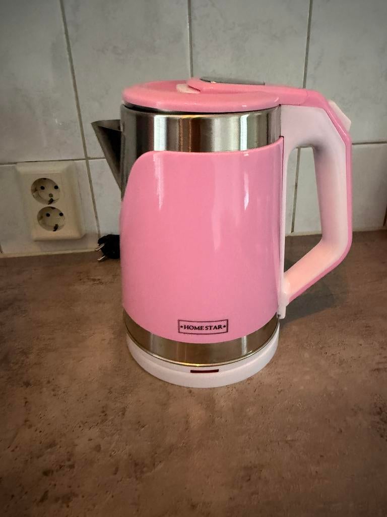 Waterkoker roze 2x gebruikt, 1 tot 2 liter, Ophalen of Verzenden, Zo goed als nieuw