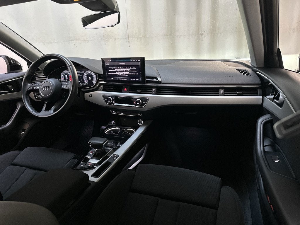 Audi A4 Avant 35 TFSI Launch Edition Business LED Navigatie, Auto's, Audi, Stof, Gebruikt, 4 cilinders, A4