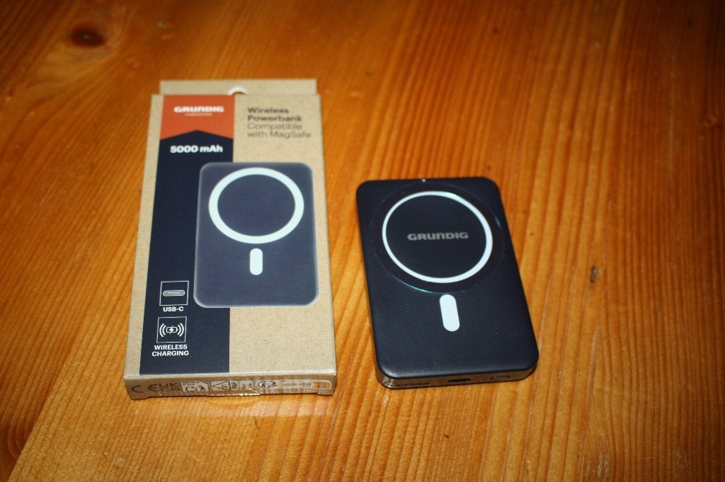 Powerbank  GRUNDIG, Ophalen of Verzenden, Nieuw, Grundig