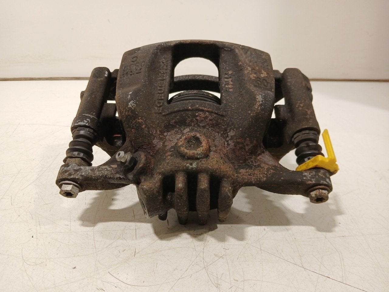 Remklauw links voor Renault Trafic, Onderdelen@venauto.nl, Van der Ven Autorecycling B.V., Gebruikt, Ettenseweg 76, 4706 PB Roosendaal, The Netherlands