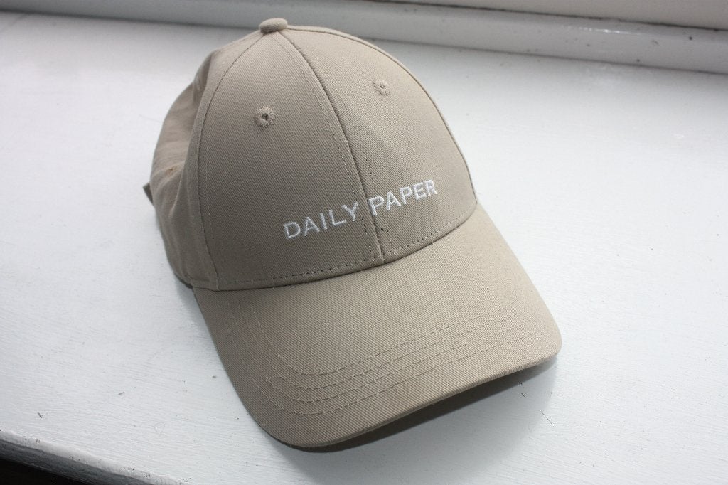 Nieuwe originele Daily Paper beige pet, Kleding | Dames, Pet, Daily Paper, Nieuw, One size fits all