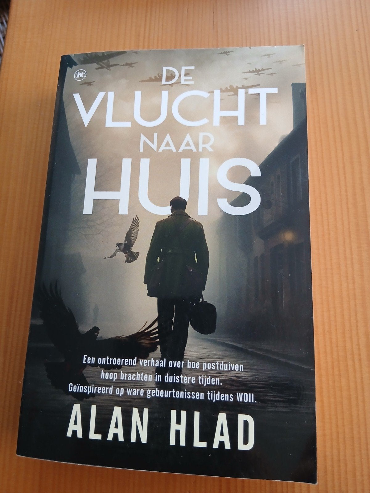 De Vlucht Naar Huis - Oorlogsboek Alan Hlad (ZGAN), Boeken, Tweede Wereldoorlog, Alan Hlad, Ophalen of Verzenden, Zo goed als nieuw