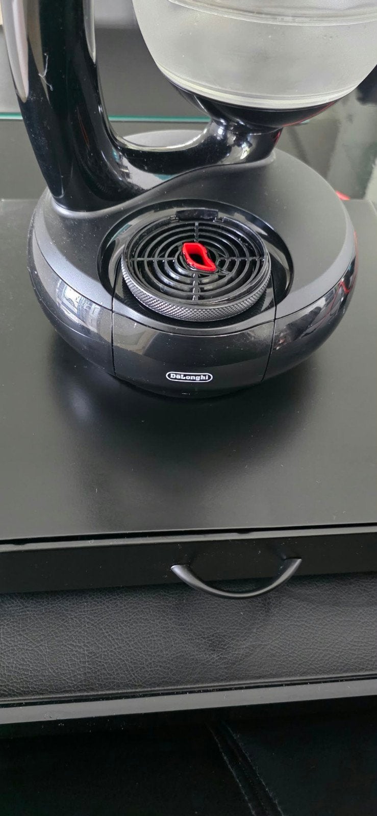 Dolce Gusto kofiemachine met melkopschuimer en capsulehouder, Gebruikt, Koffiemachine, Ophalen of Verzenden, 2 tot 4 kopjes