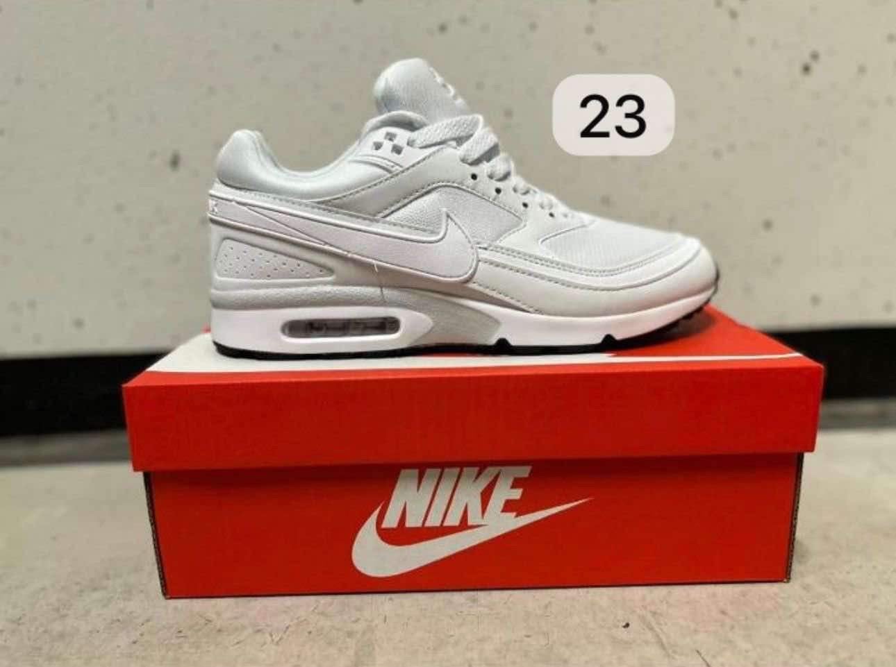 Nike Air Max BW Classics - Nieuw in maat 44 en 46, Kleding | Heren, Schoenen, Ophalen, Nieuw, Wit, Sneakers of Gympen
