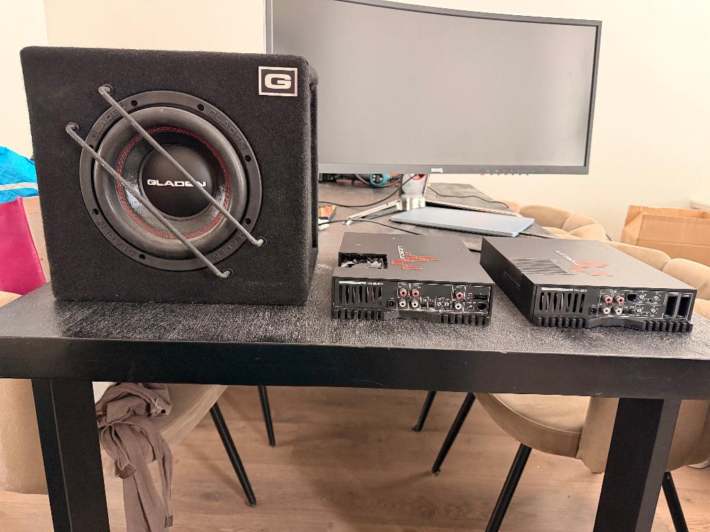 Gladen/Mosconi audioset: 2 versterkers en 1 20CM Sub, Auto diversen, Autoradio's, Gebruikt, Ophalen