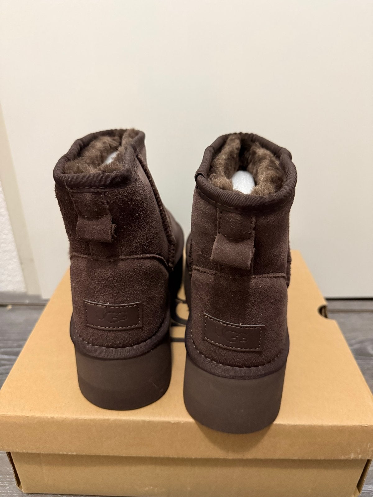 Nieuwe UGG Classic Ultra Mini Platform Laarzen Maat 39, Ophalen of Verzenden, Nieuw, Bruin, Lage of Enkellaarzen