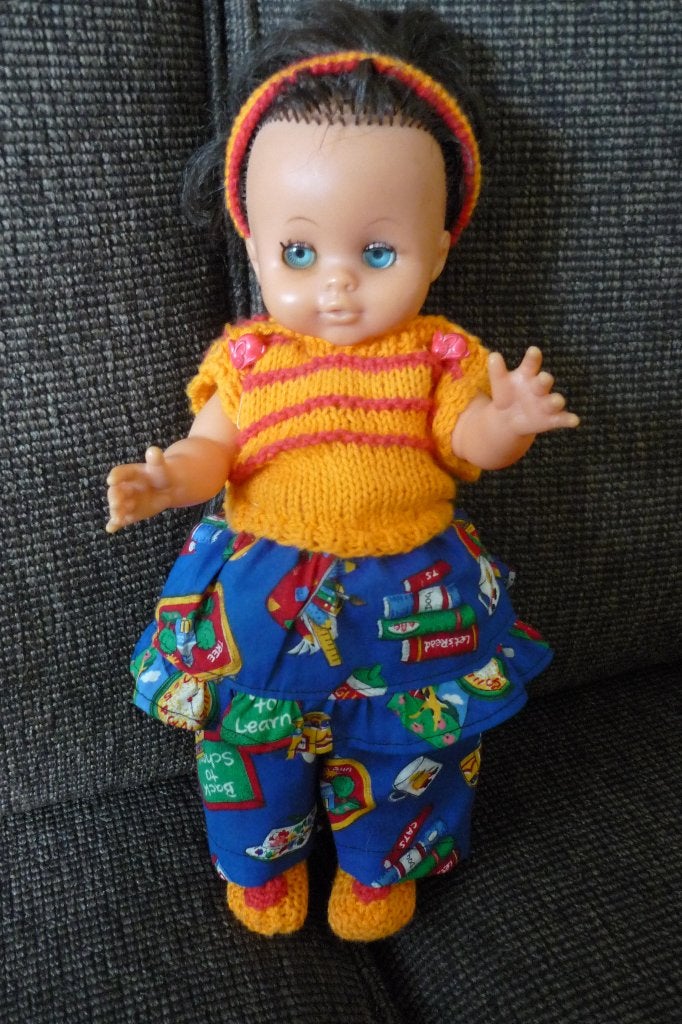 Plastic Pop (ongeveer 35 cm) met kleertjes., Ophalen, Gebruikt, Babypop