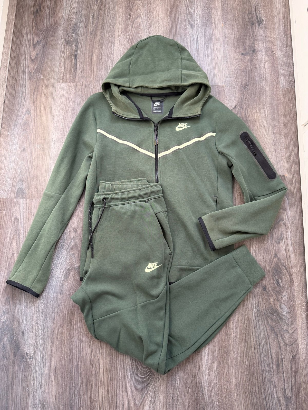 Nike Tech Fleece Trainingspak - Groen, Ophalen of Verzenden, Zo goed als nieuw