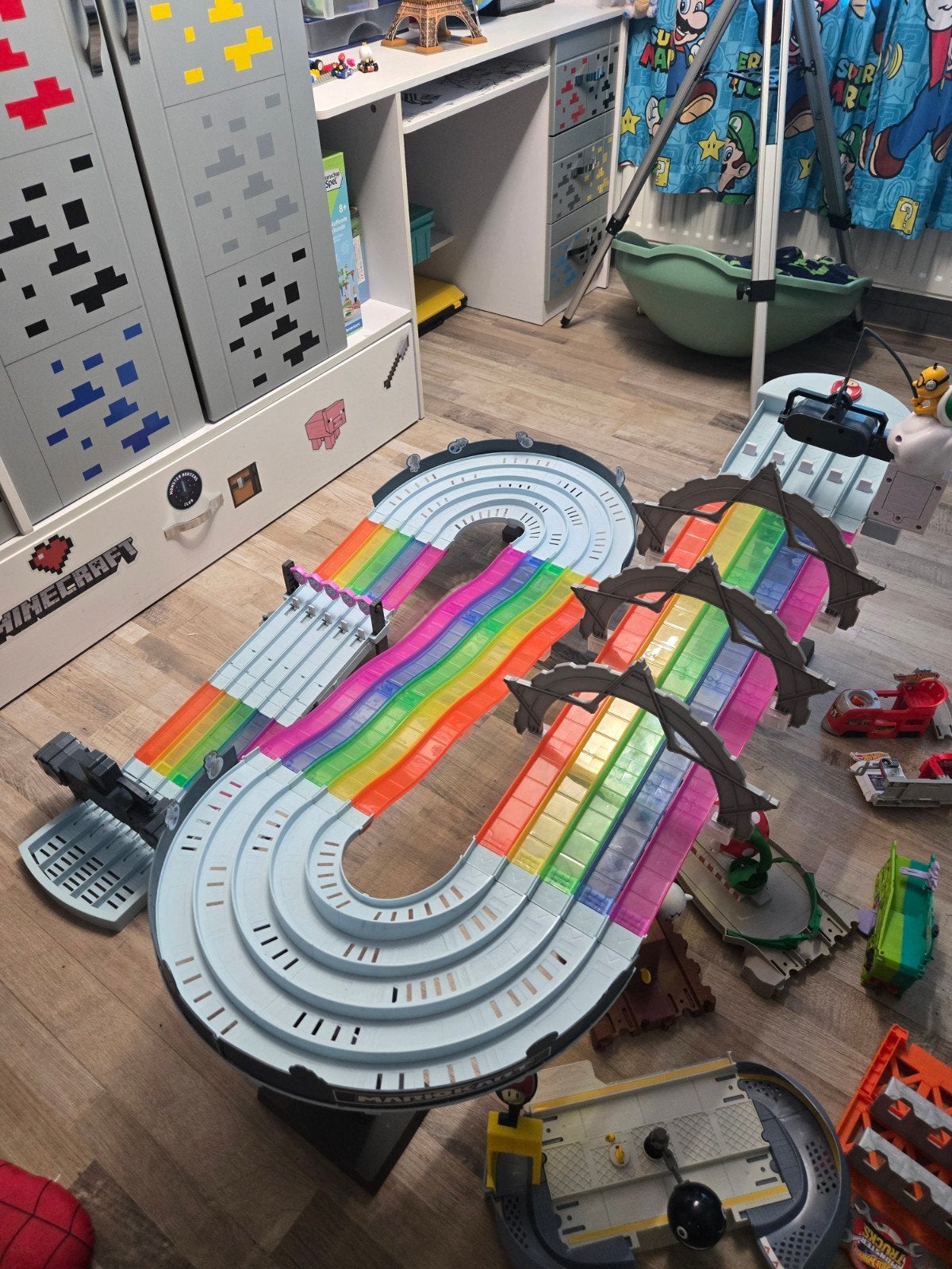 Hot Wheels Mario Kart Regenboogbaan - Goede staat, Ophalen, Hot Wheels, Handmatig, Racebaan