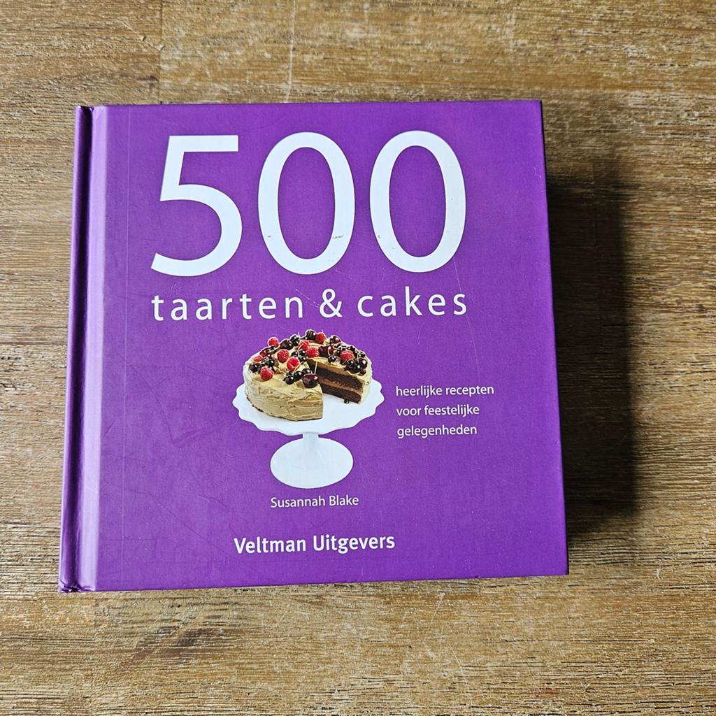 500 taarten en cakes kookboek recepten Veltman, Boeken, Veltman Uitgevers, Ophalen of Verzenden, Zo goed als nieuw, Taart, Gebak en Desserts