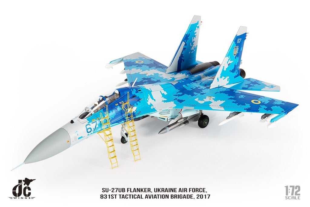 Su-27UB Flanker-C 831st Tactical Aviation Brigade JC Wings, Glow2B Germany GmbH Erlenbacher Str. 3 shop@glow2b.de, Schaalmodel