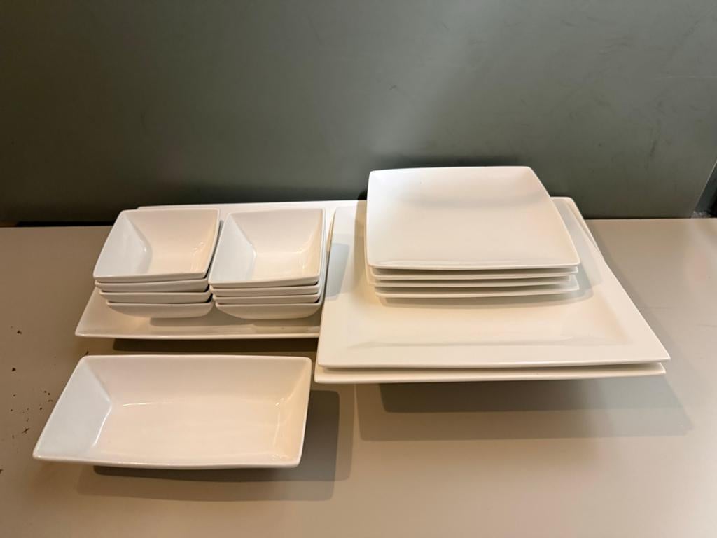 Yong Squito servies. handig voor b.v. sushi, Ophalen, Zo goed als nieuw, Effen, Porselein