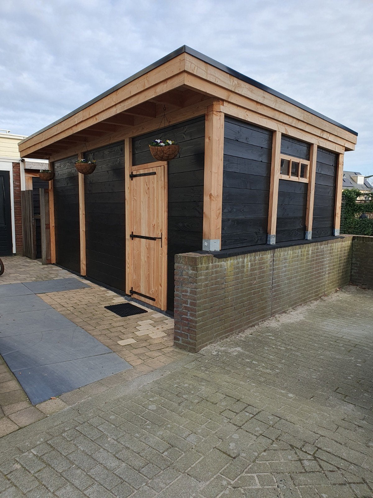 Ruime Douglas Houten Tuinhuis met Overkapping, Tuin en Terras, Tuinhuizen, Ophalen, Zo goed als nieuw, 2 ramen, 400 cm of meer