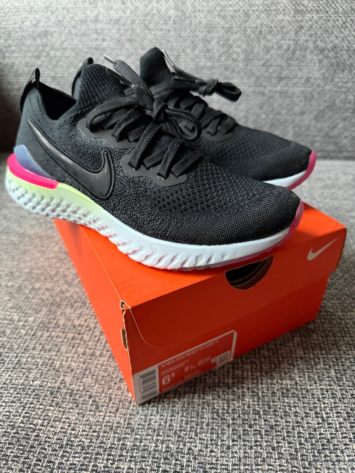Nike Epic React Flyknit 2 - Maat 37.5 - Nieuw in doos, Zwart, Nieuw, Ophalen of Verzenden, Sneakers of Gympen