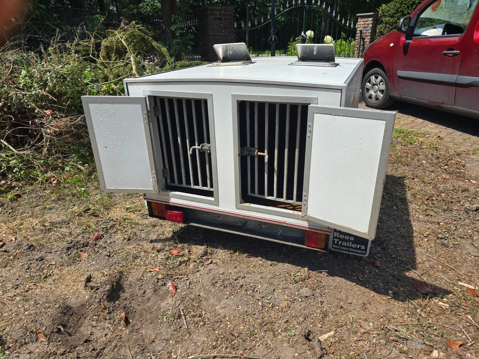 Mooie 2 vaks honden aanhanger met traanplaat kist erop., Ophalen of Verzenden, 110 cm of meer, 100 cm of meer