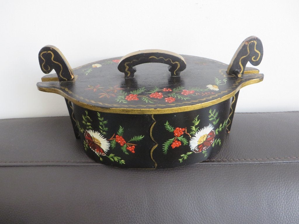 Butte of houten doos, fijn schilderwerk, bloemen en vlinders, Ophalen of Verzenden