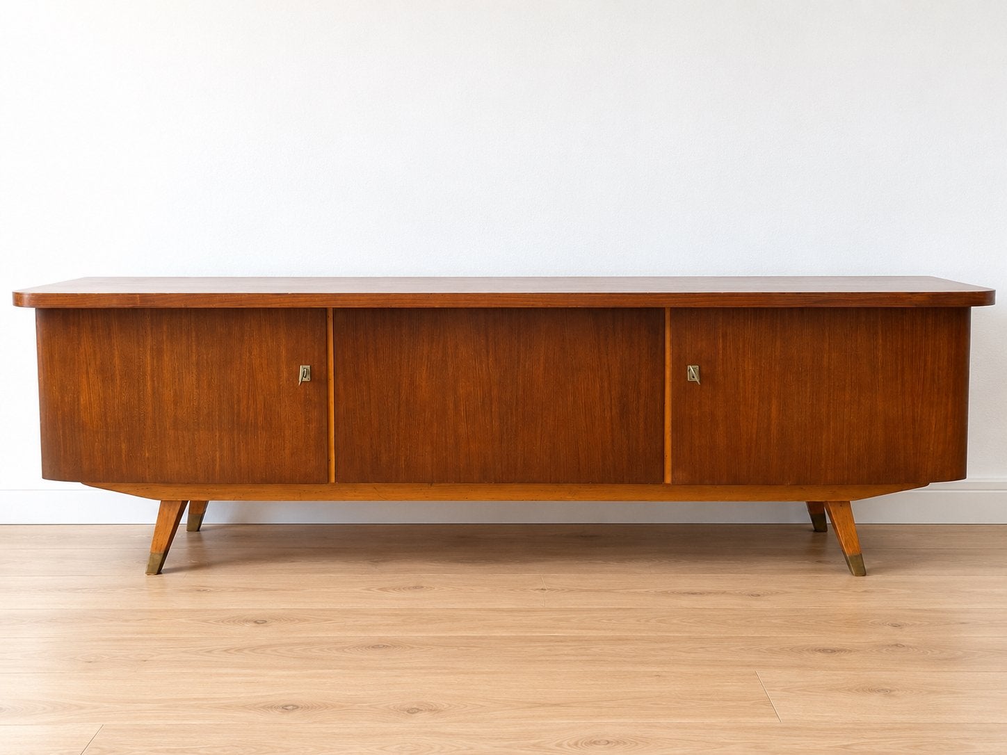 Vintage Mid-Century tv-meubel / laag dressoir, 100 tot 150 cm, Ophalen of Verzenden, Zo goed als nieuw, /