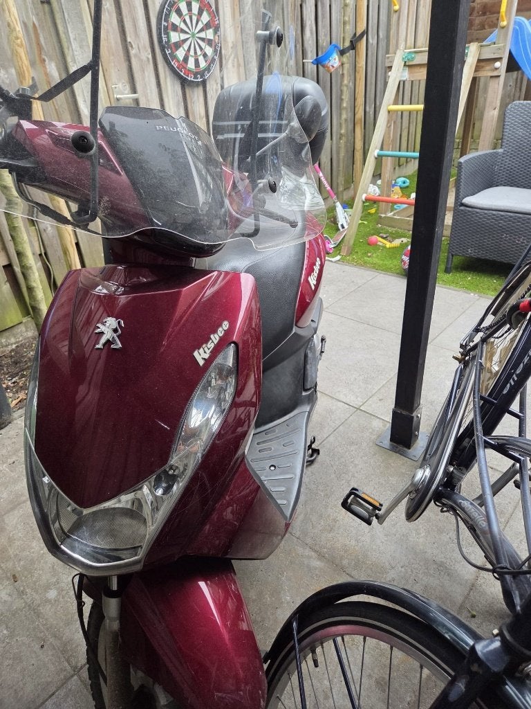 Peugeot Kisbee (2012), Fietsen en Brommers, Brommers | Peugeot, Ophalen, Gebruikt, Overige modellen, Maximaal 25 km/u