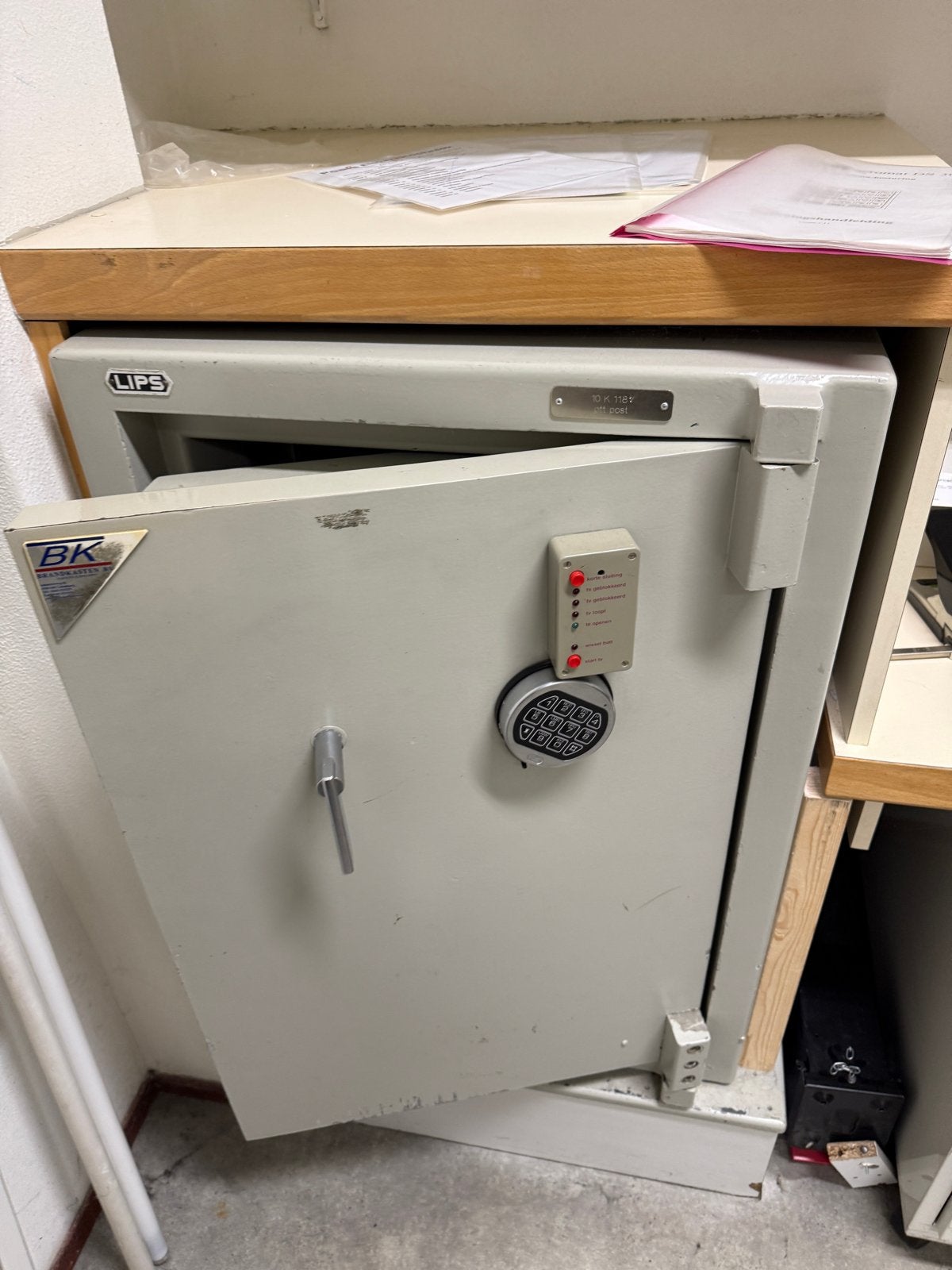 LIPS Brandkast met elektronisch slot en lade, Ophalen of Verzenden, Gebruikt, Brandkast