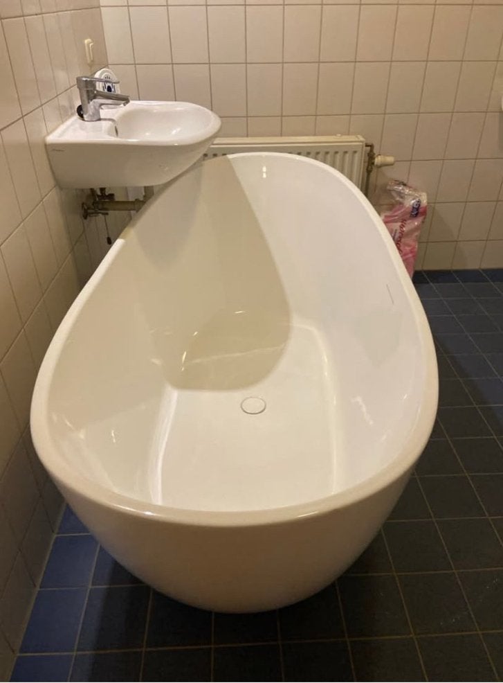 Modern vrijstaand bad, Doe-het-zelf en Verbouw, Ophalen of Verzenden, Zo goed als nieuw, Bad