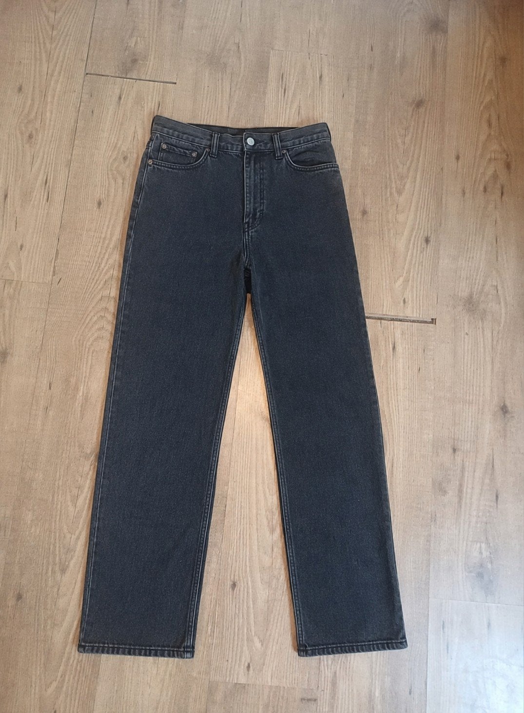 Weekday Galaxie Loose Jeans Maat S Zwart, Ophalen of Verzenden, Zo goed als nieuw, Zwart