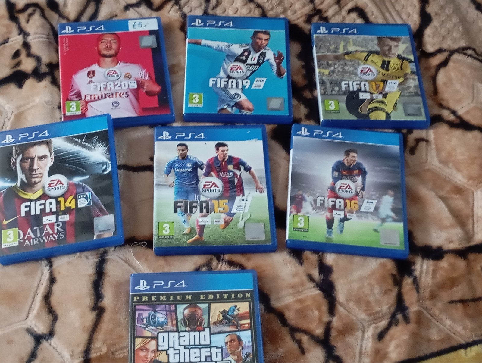 PS4 Slim 500GB te koop, in goede staat
Inclusief 3 controll, Ophalen of Verzenden, Zo goed als nieuw, Met 3 controllers of meer