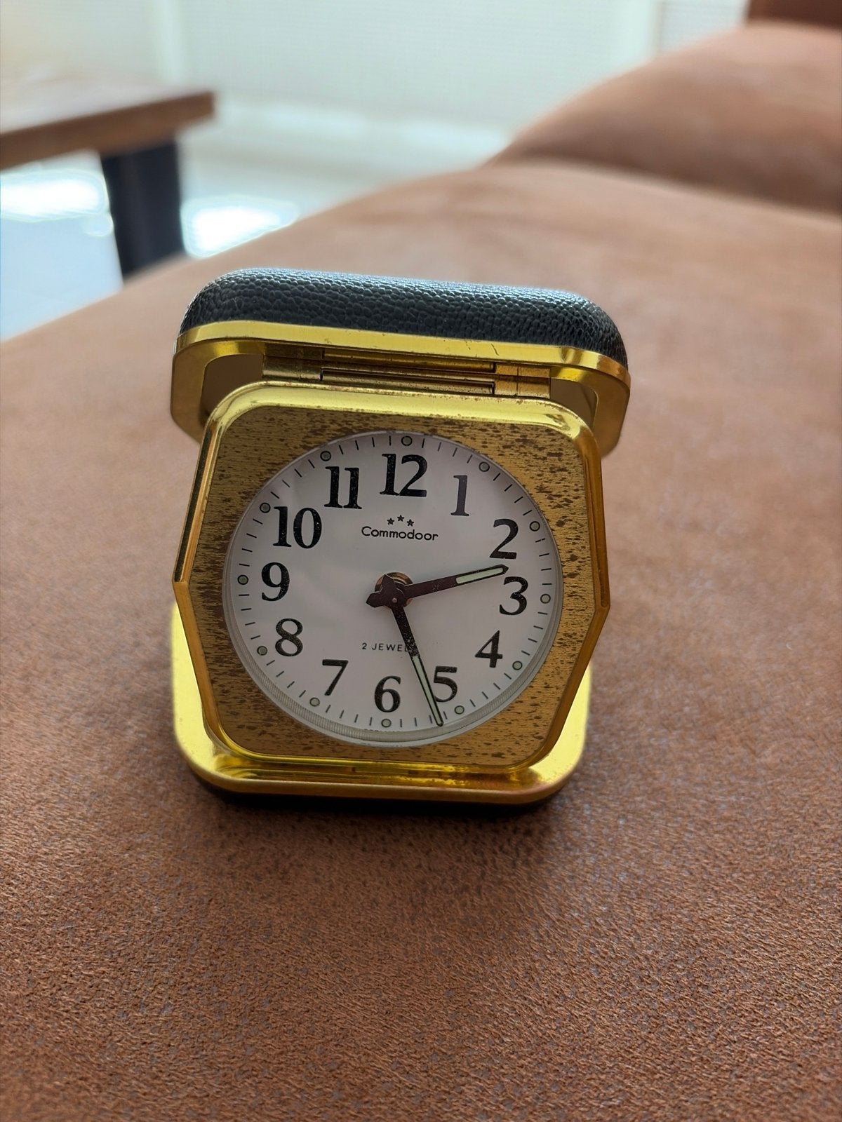 Vintage Commodoor Reiswekker - Goudkleurig, Antiek en Kunst, Antiek | Klokken, Ophalen
