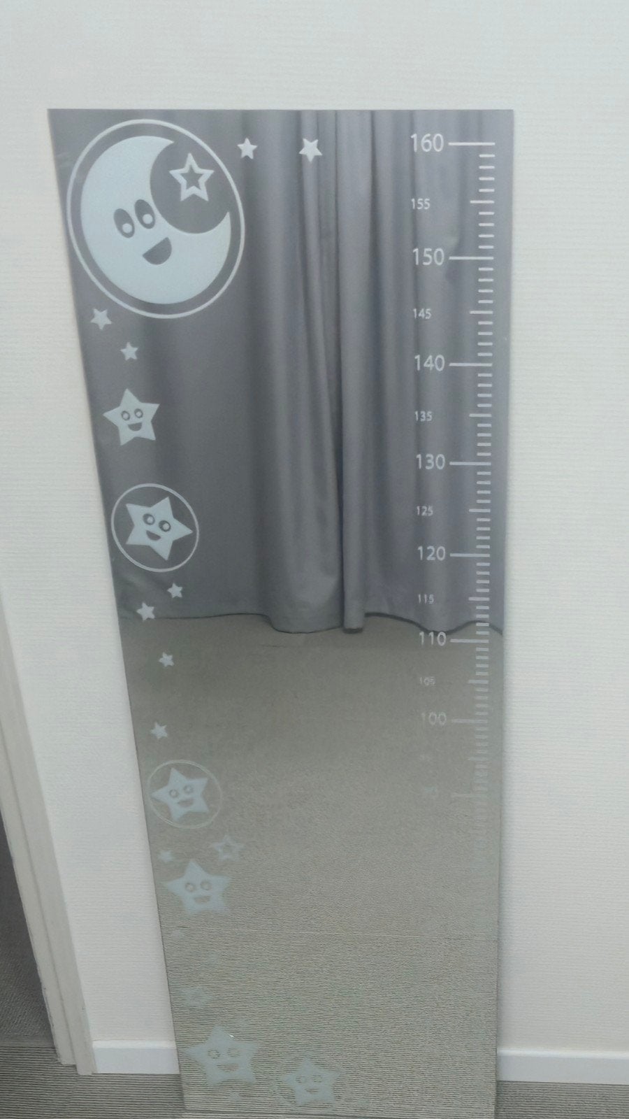 Spiegel voor een kinderkamer /de groeimeterspiegel, Huis en Inrichting, Woonaccessoires | Spiegels, Ophalen, Rechthoekig, Minder dan 50 cm