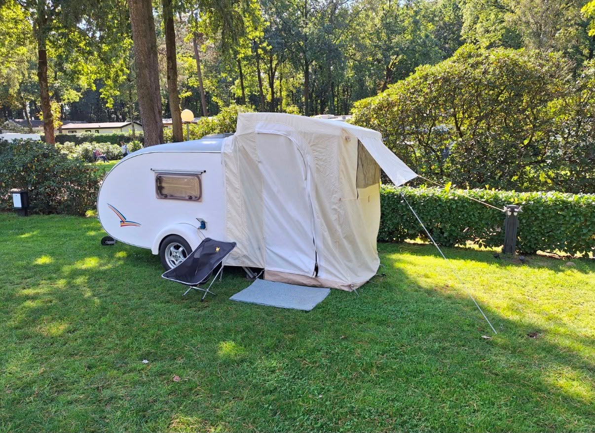 Camptrailer/ Pluma weekend mini / teardrop caravan, Caravans en Kamperen, Caravans, Overige merken, Vast bed, Koelkast, Tot en met 2