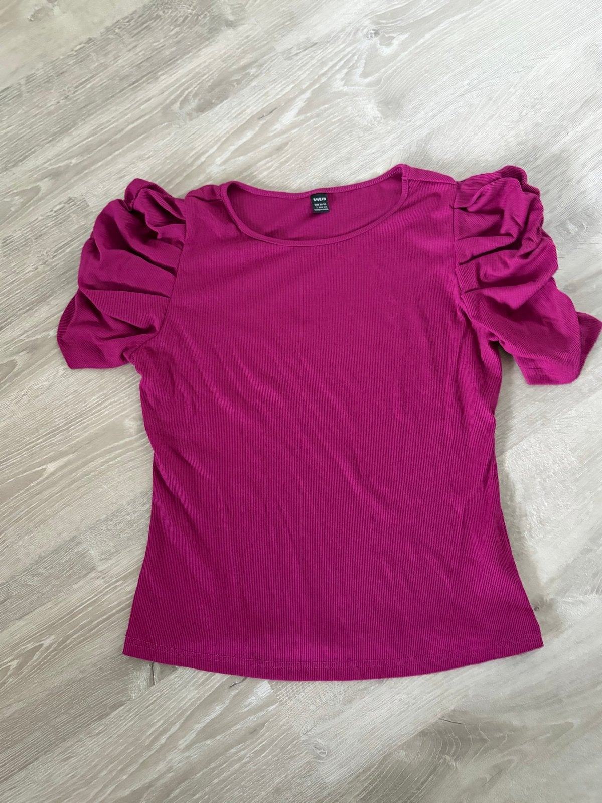 Shein fuchsia top met pofmouwen - Maat L, Verzenden, Maat 42/44 (L), Zo goed als nieuw, Korte mouw