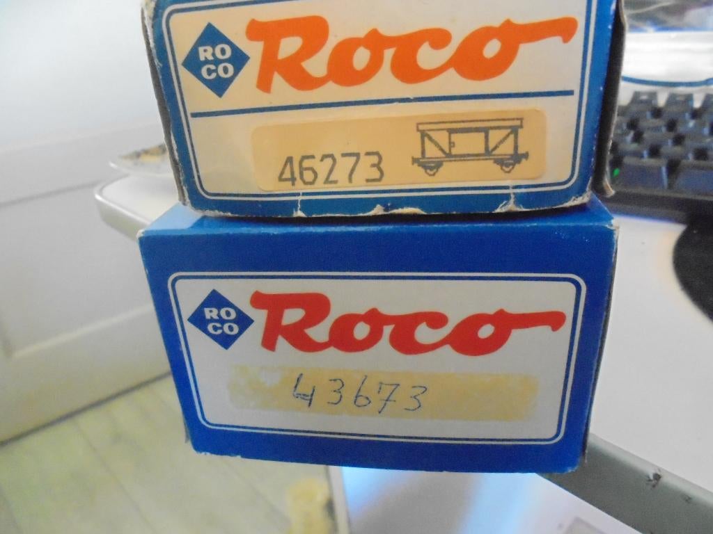 Roco lok NS nr 43673+ ptt wagon nr 64273 ho ovps-nieuw staat, Hobby en Vrije tijd, Treinset, Gelijkstroom, Verzenden, Analoog
