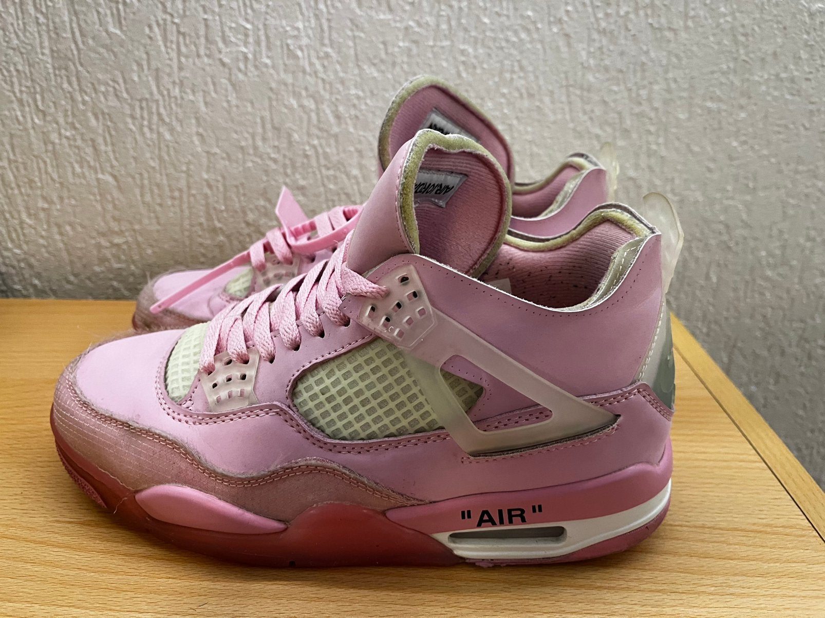 Jordan Off white pink., Sport en Fitness, Loopsport en Atletiek, Ophalen, Gebruikt, Overige typen, Overige merken