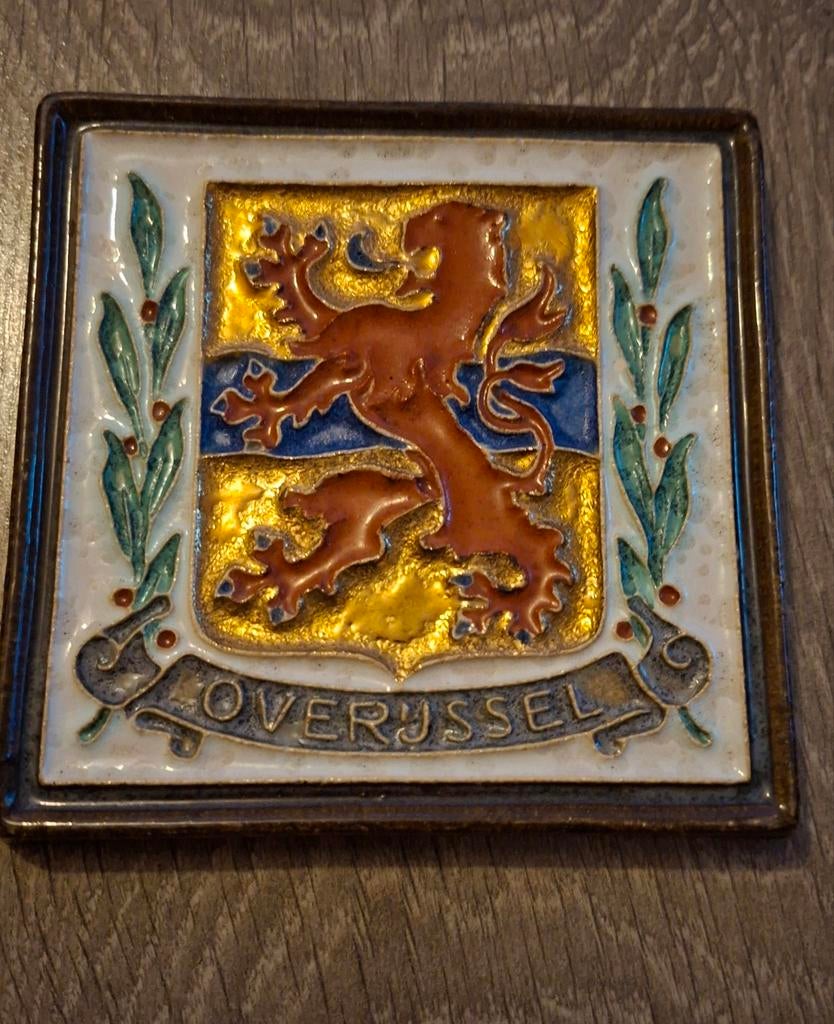 Porceleyne fles cloisonné-tegel Overijssel, Antiek en Kunst, Antiek | Wandborden en Tegels, Ophalen of Verzenden