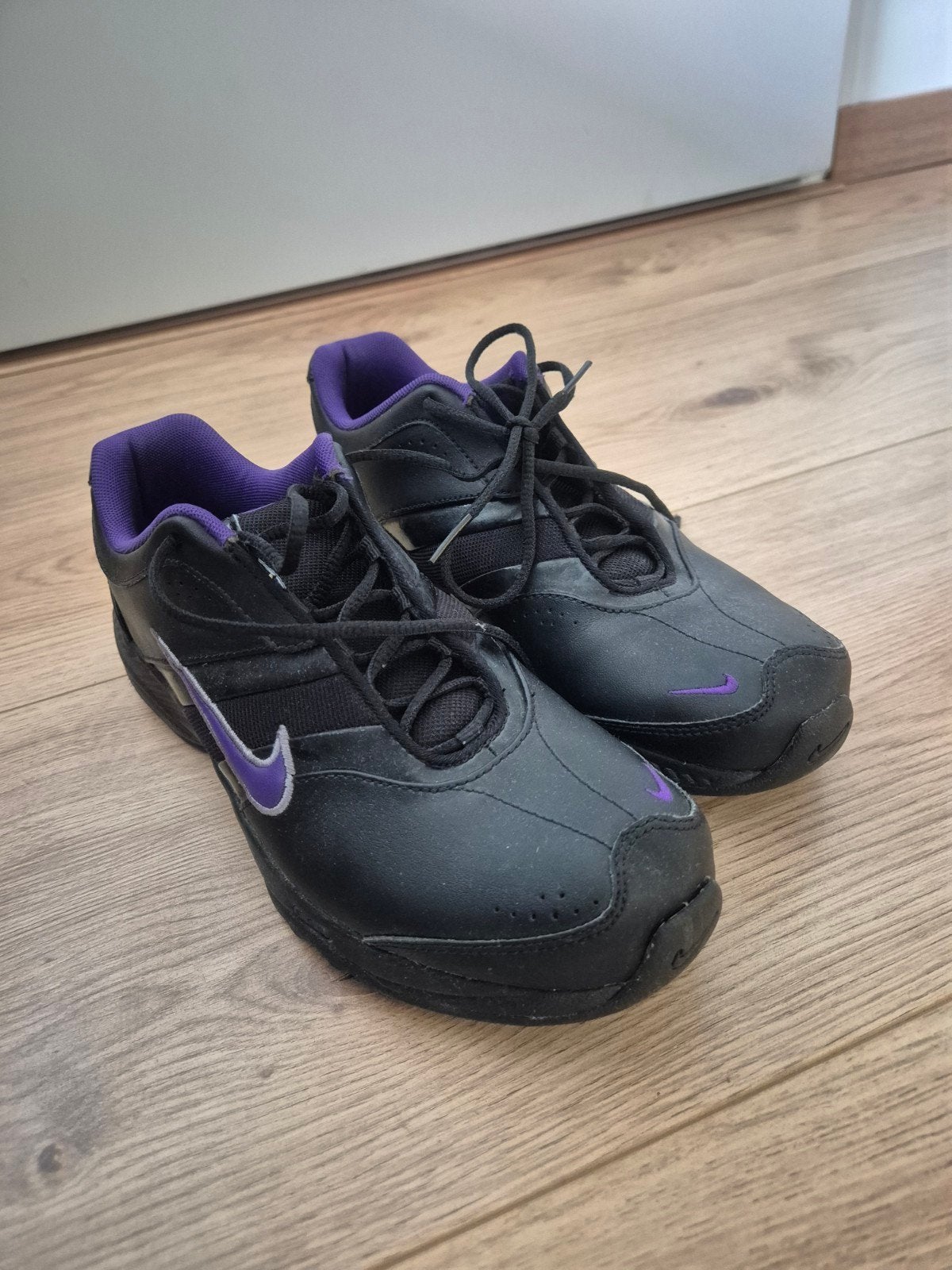 Nike sportschoenen zwart/paars - Maat 40, Zwart, Nike, Ophalen of Verzenden, Sneakers of Gympen