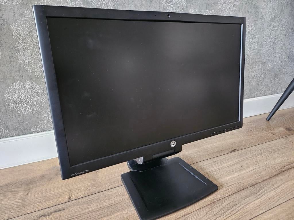 HP Compaq L2311c, Computers en Software, Monitoren, Zo goed als nieuw, 60 Hz of minder, In hoogte verstelbaar, Draaibaar, Kantelbaar