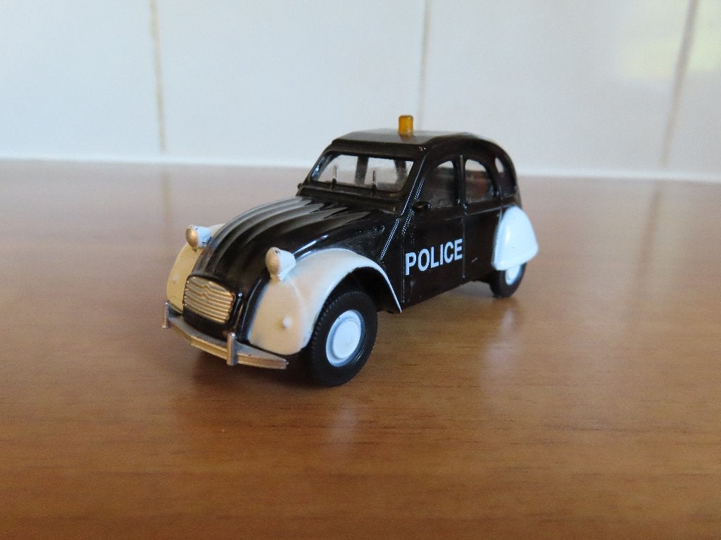 Mando Models schaalmodel Citroen 2CV Politie 1:43, Ophalen of Verzenden, Zo goed als nieuw, Auto, Overige merken