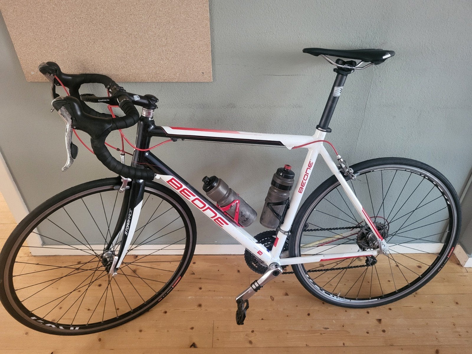 Beone Racefiets - Wit/Zwart/Rood, Goede Staat, Fietsen en Brommers, Fietsen | Racefietsen, 28 inch, Gebruikt, Aluminium, Meer dan 20 versnellingen