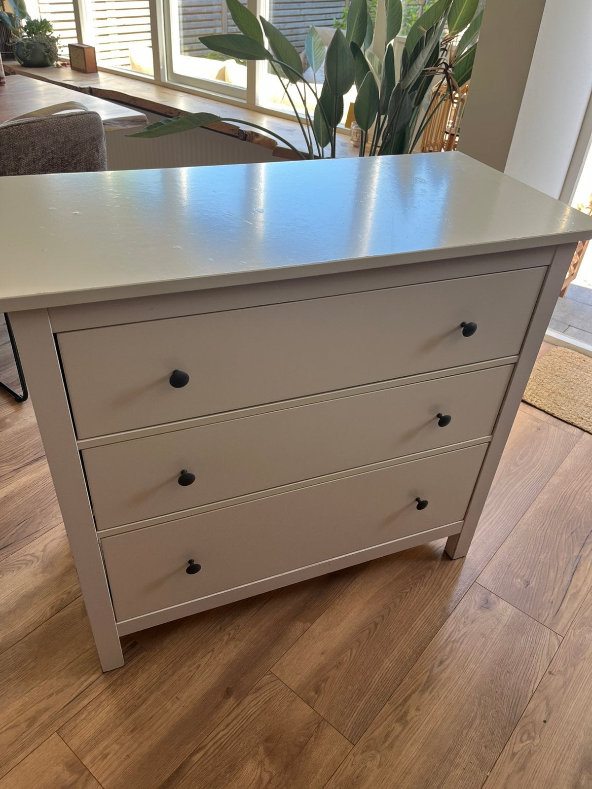 Mooie Hemnes commode/ladekast - perfect om te verven!, Huis en Inrichting, Kasten | Ladekasten, Ophalen, 50 tot 100 cm, Zo goed als nieuw