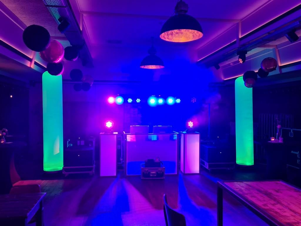 2 Aircones met tubes, punt en DMX -, Ophalen of Verzenden, Zo goed als nieuw, Licht, Kleur