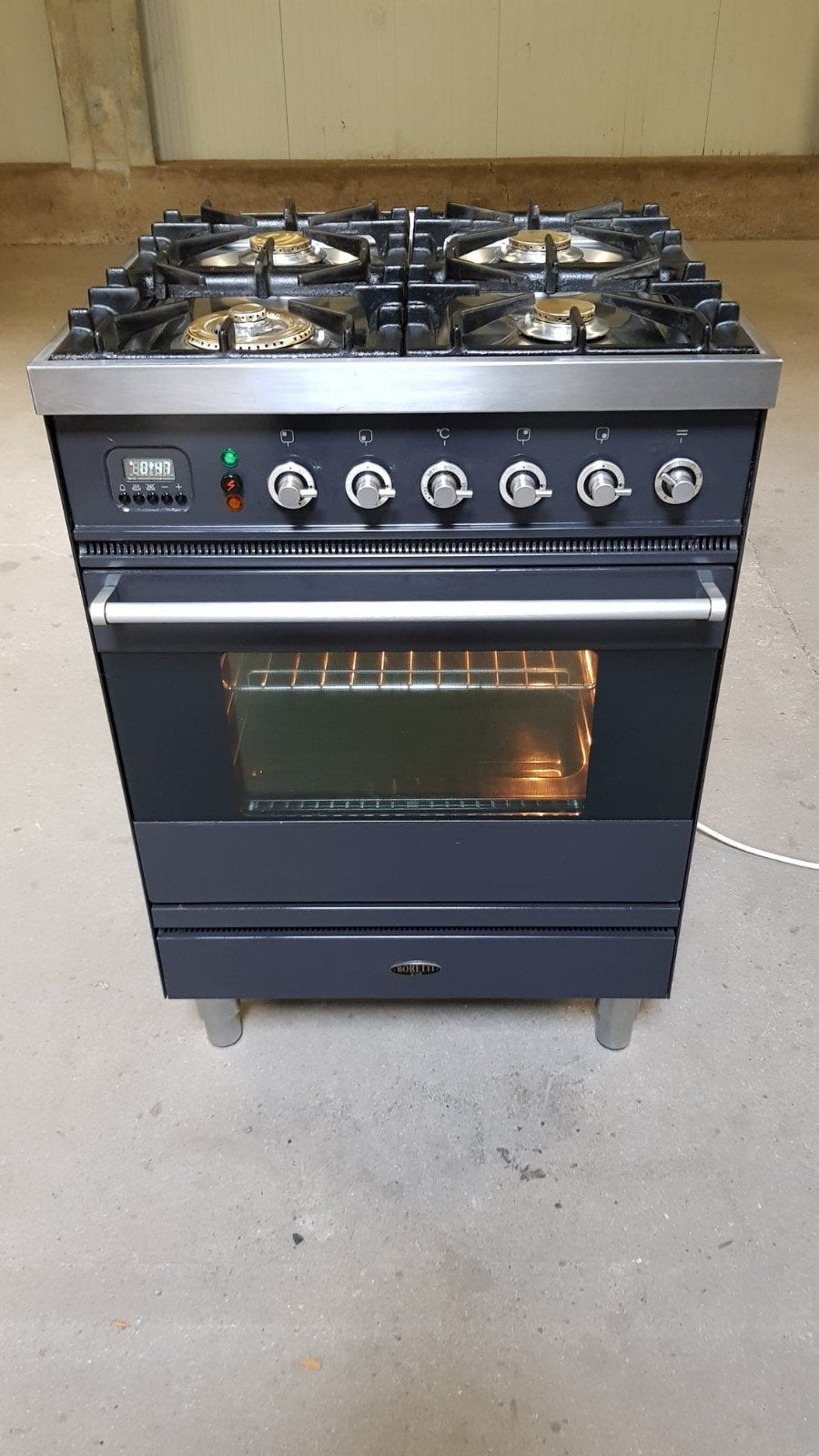 Mooie Antraciet Boretti Fornuis 4 pitten, 60 cm of meer, Zo goed als nieuw, Energieklasse A of zuiniger, Gas