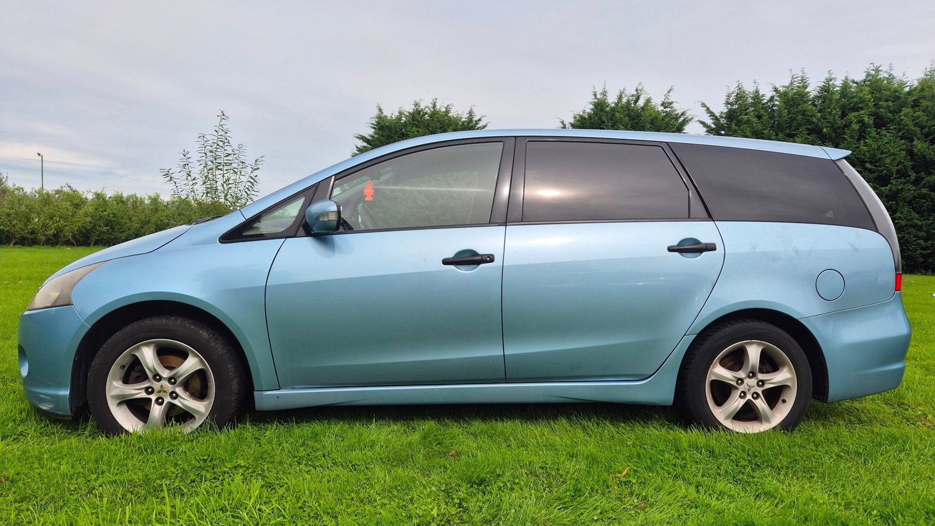 Mitsubishi Grandis 2.4-16V Intense 7 PERSOONS, Auto's, Voorwielaandrijving, Gebruikt, Blauw, 7 stoelen