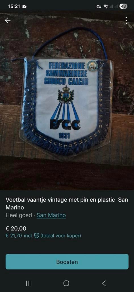 Vintage San Marino voetbalvaantje met pin, Ophalen of Verzenden