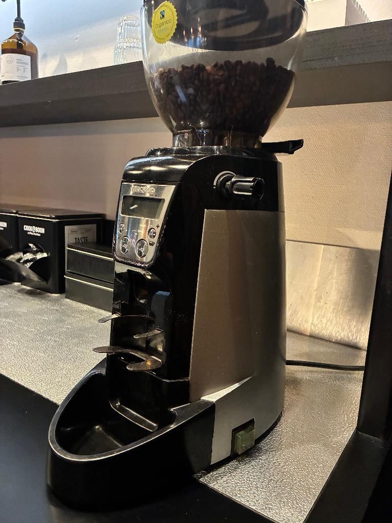 Koffiemolen van Casadio, Witgoed en Apparatuur, Koffiezetapparaten, Ophalen, Gebruikt, Overige modellen, 10 kopjes of meer