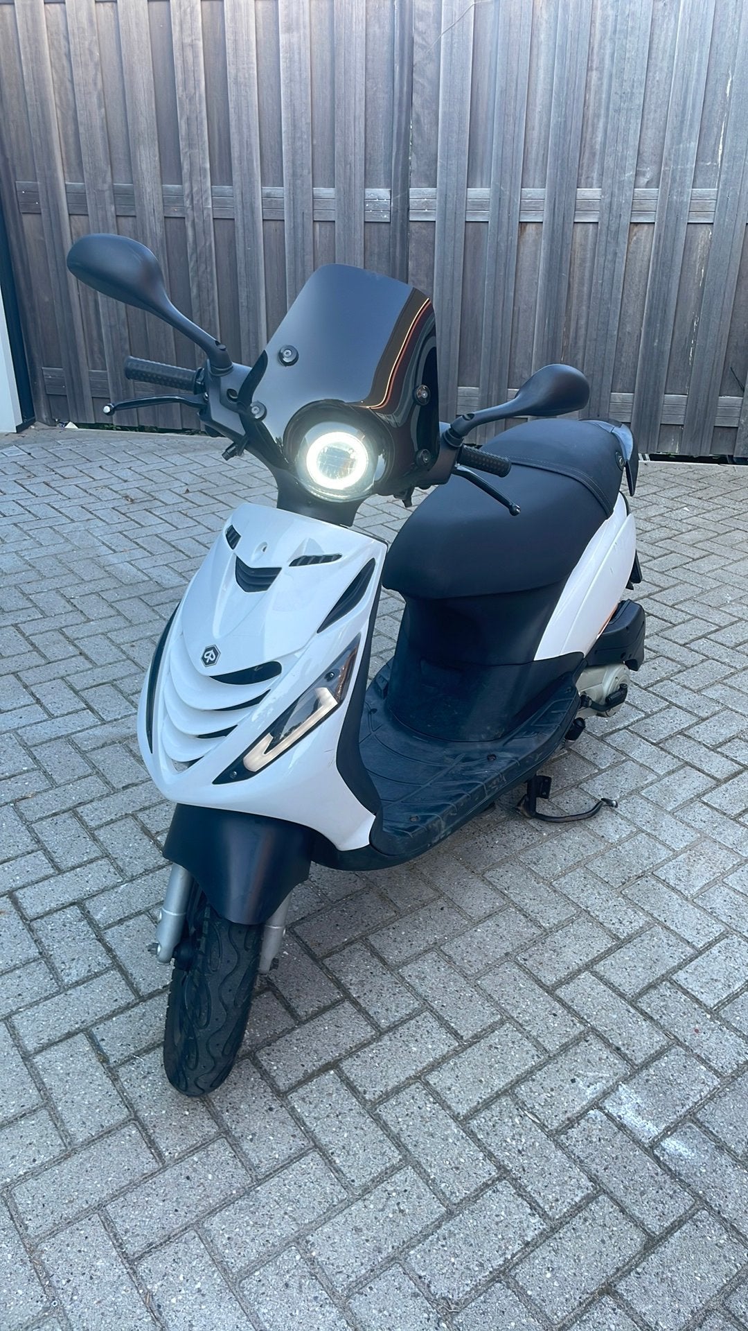 Piaggio zip uit 2016, Ophalen, Zo goed als nieuw, Benzine, Zip