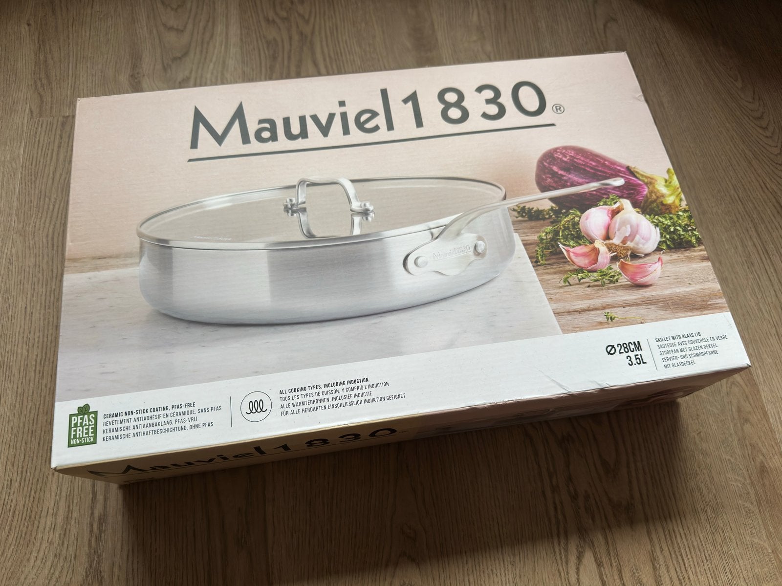 Mauviel 1830 Hapjespan met Deksel Ø 28cm 3.5L Nieuw in doos, Ophalen, Nieuw, Rvs